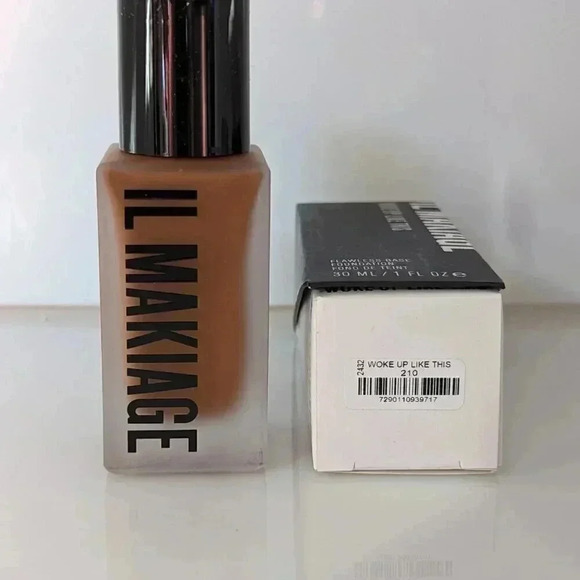 Il  Makiage #210 Foundation - Picture 2 of 3